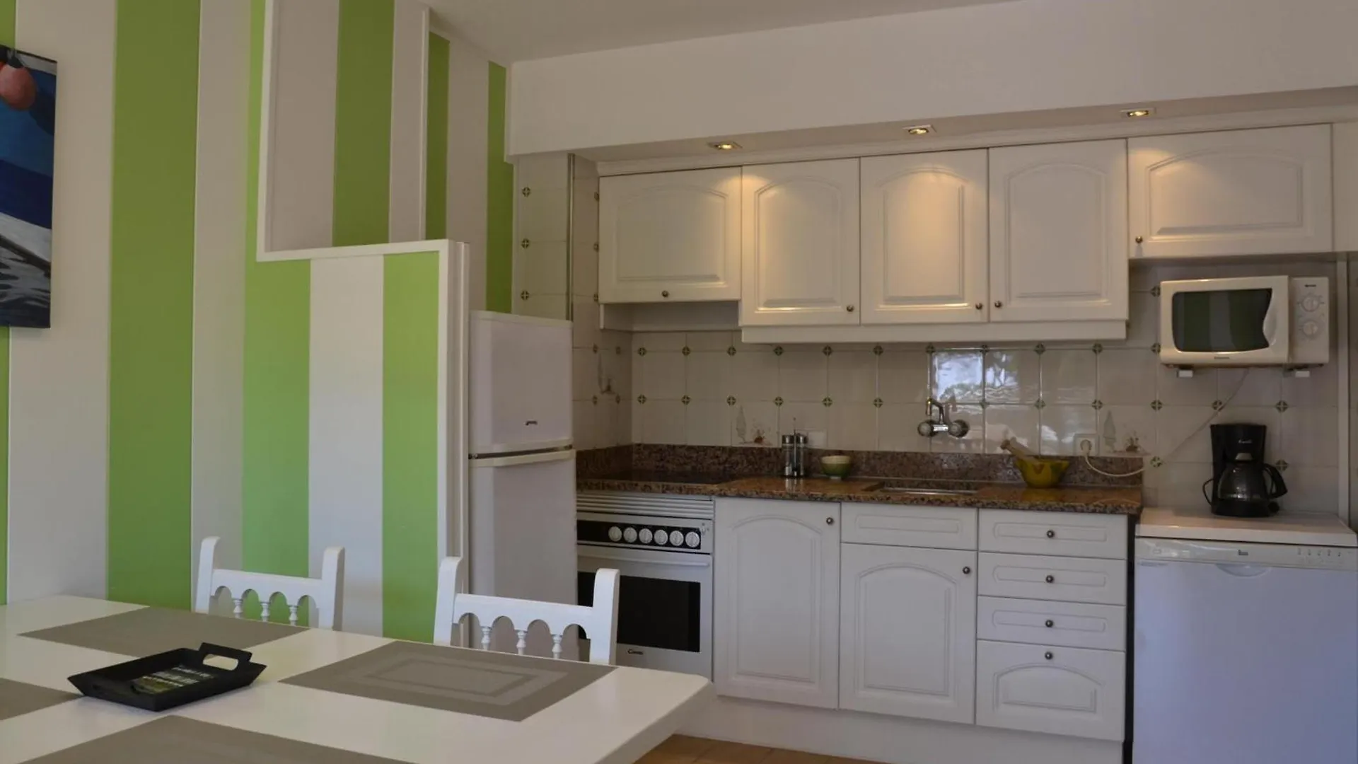 Apartamento En Primera Linea De Playa Con Piscina Y Terraza - L'Estartit - Es-323-26
