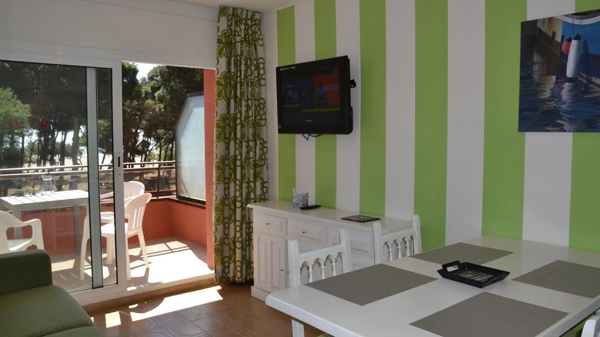 Apartamento En Primera Linea De Playa Con Piscina Y Terraza - L'Estartit - Es-323-26 0*,  Spain